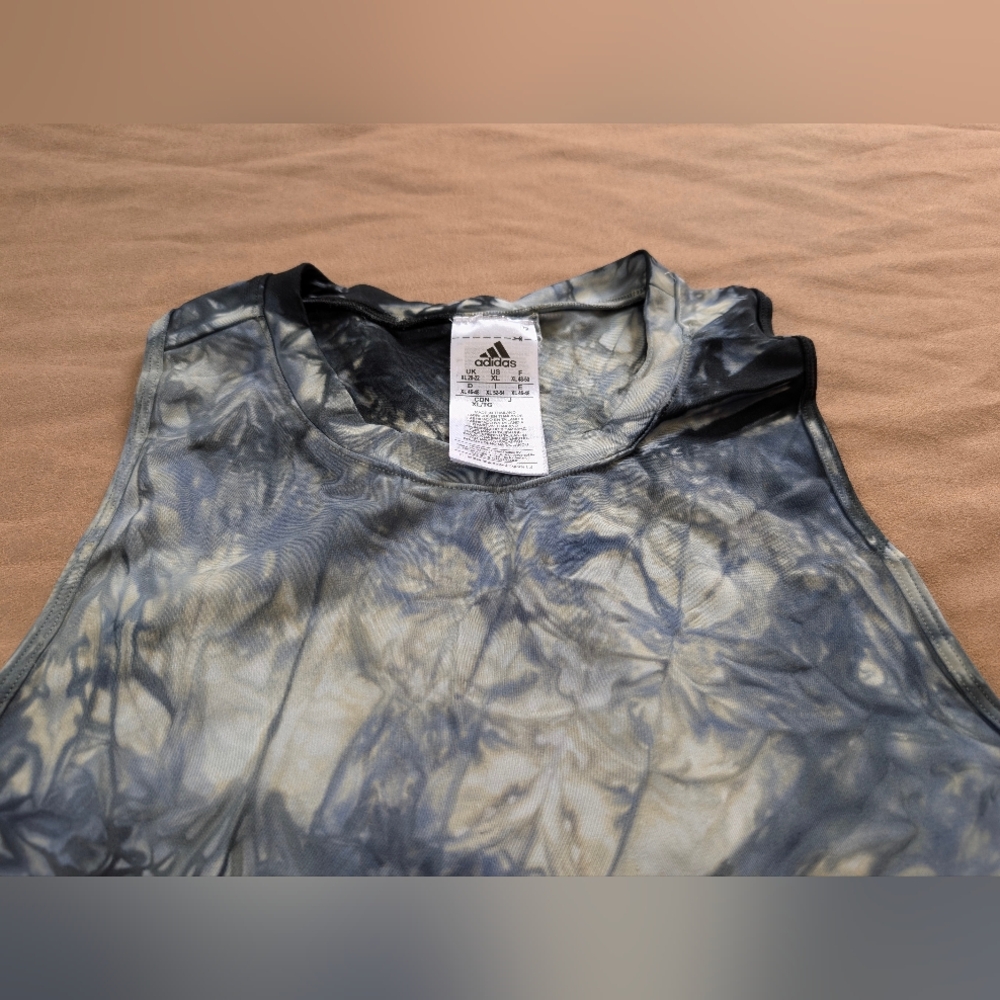 Adidas Women’s Parley Tank Top! Size XL! - Picture 2 of 7
